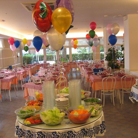 Hotel Nives 리치오네 외부 사진