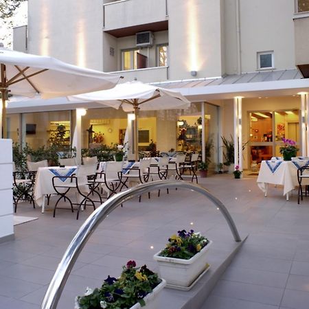 Hotel Nives 리치오네 외부 사진