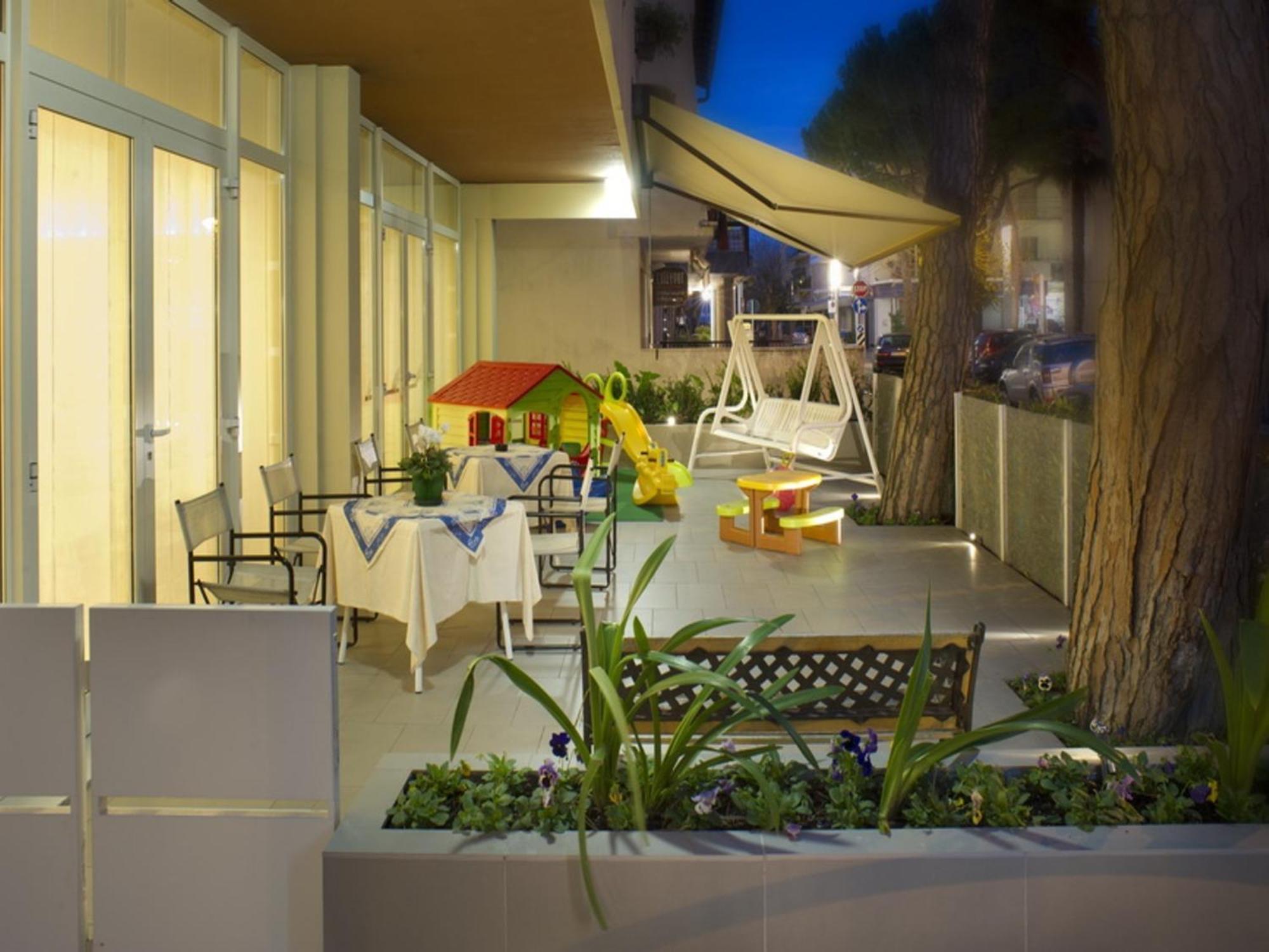 Hotel Nives 리치오네 외부 사진