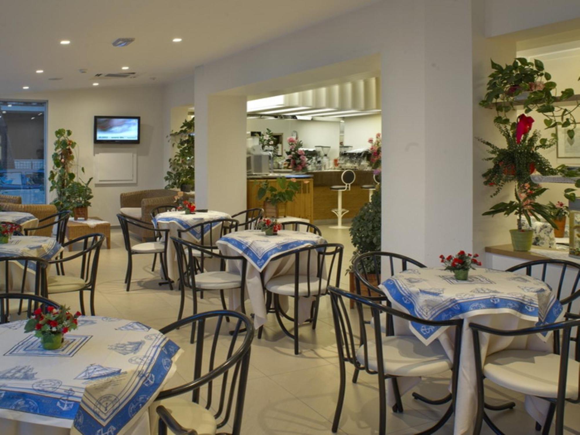 Hotel Nives 리치오네 외부 사진