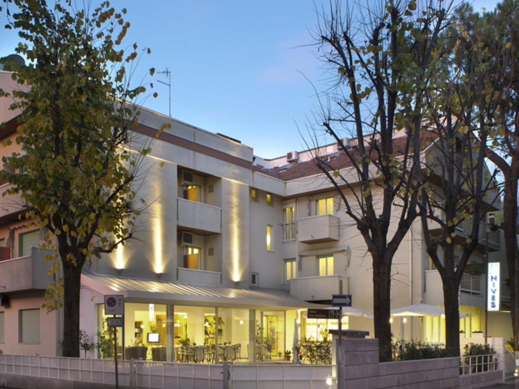 Hotel Nives 리치오네 외부 사진